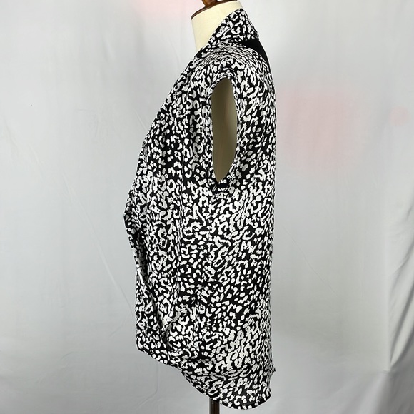 Ro & De Black and White Wrap Front Top with Sexy Sheer Back - Size Small - Picture 6 of 14